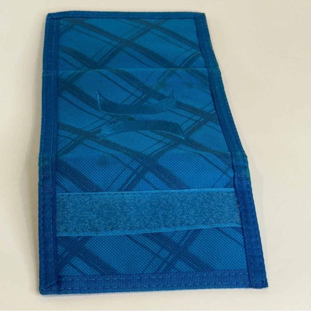 💙 Hurley Blue Plaid Trifold Wallet with ID Holder & Zip Pocket 💙